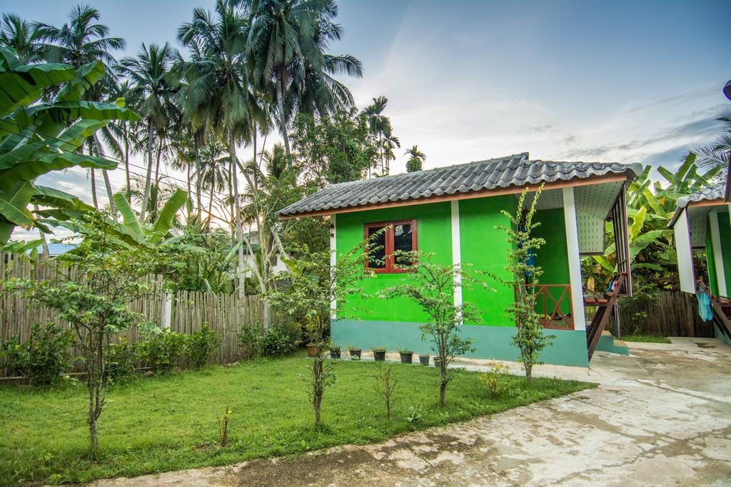 Sarm Mork Guest House Mae Hong Son Bagian luar foto