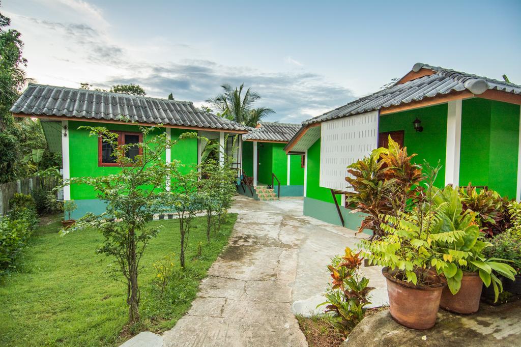 Sarm Mork Guest House Mae Hong Son Bagian luar foto