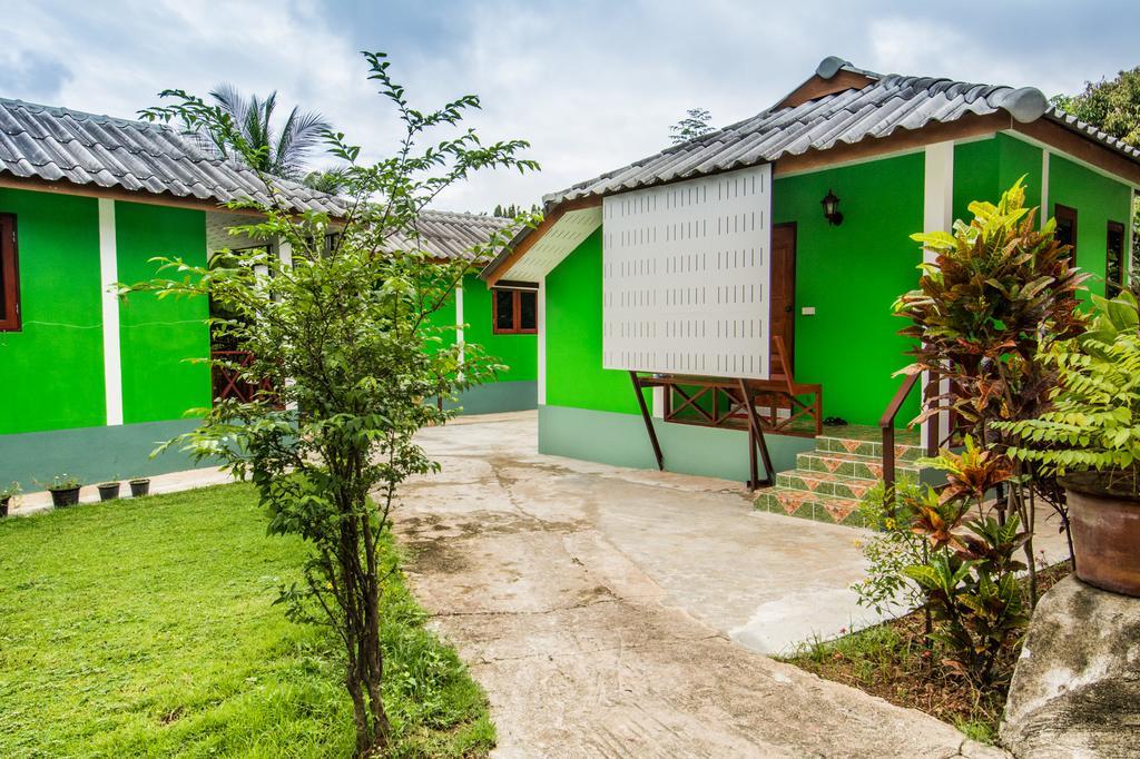 Sarm Mork Guest House Mae Hong Son Bagian luar foto