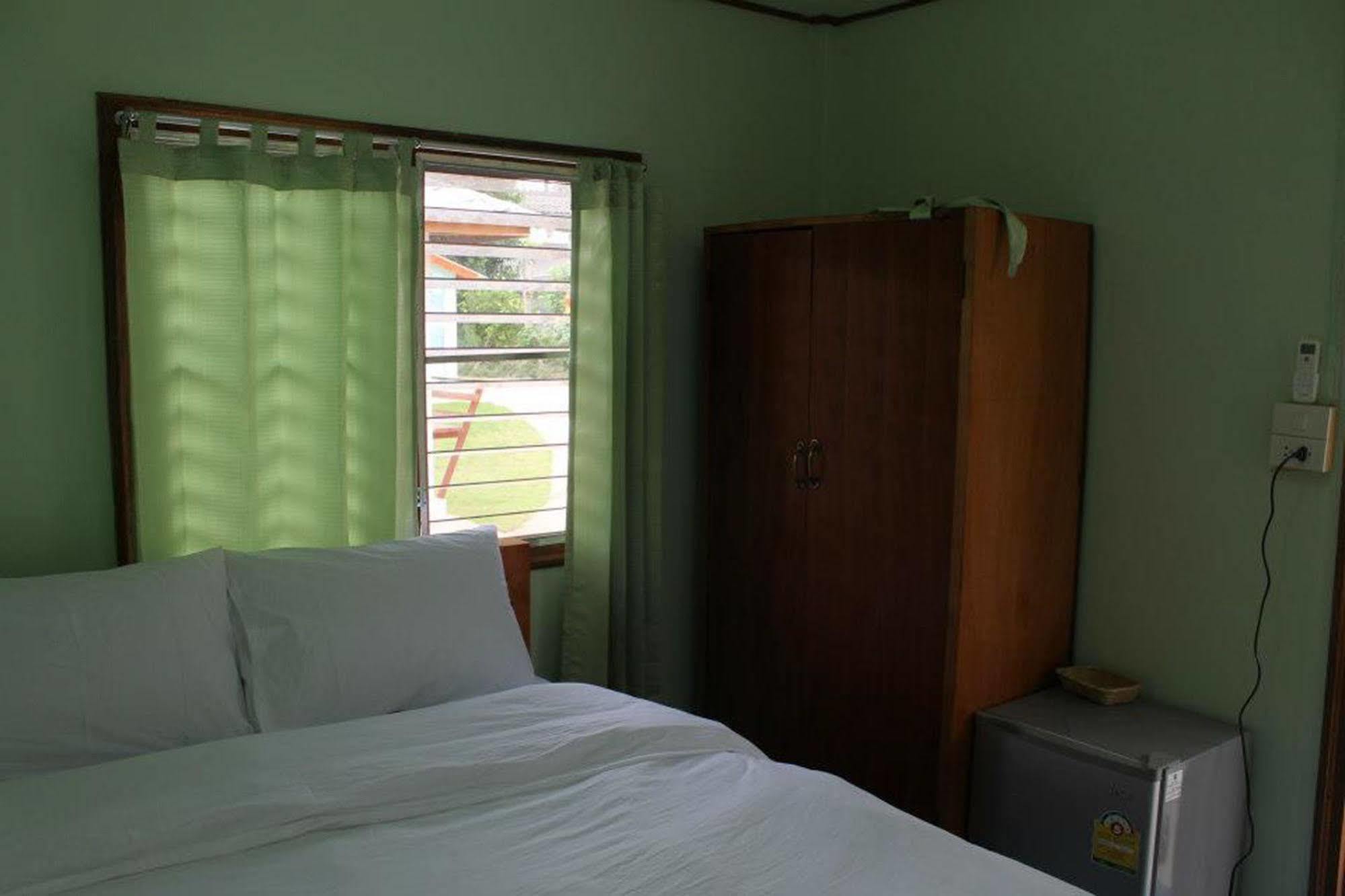 Sarm Mork Guest House Mae Hong Son Bagian luar foto