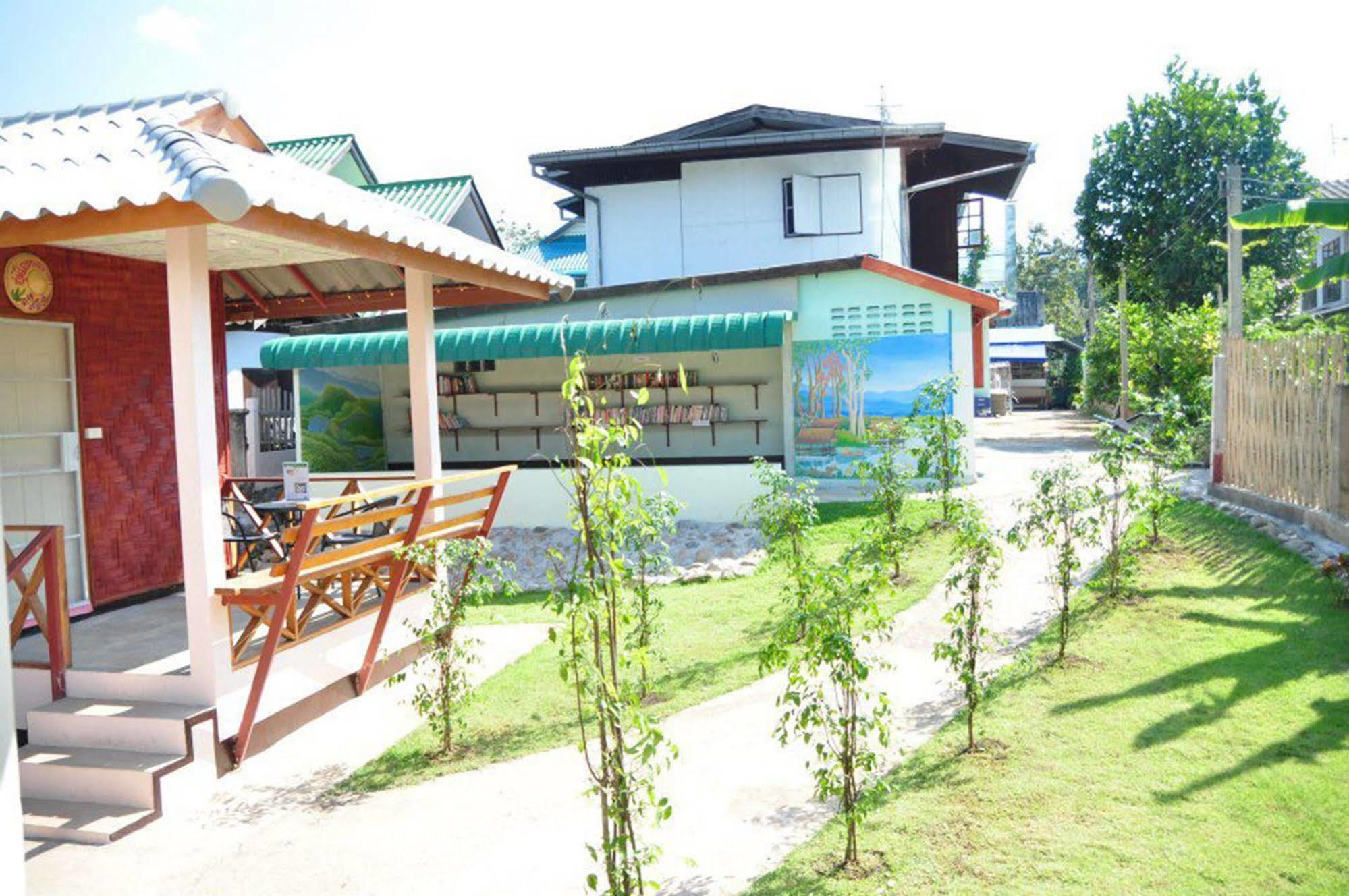 Sarm Mork Guest House Mae Hong Son Bagian luar foto